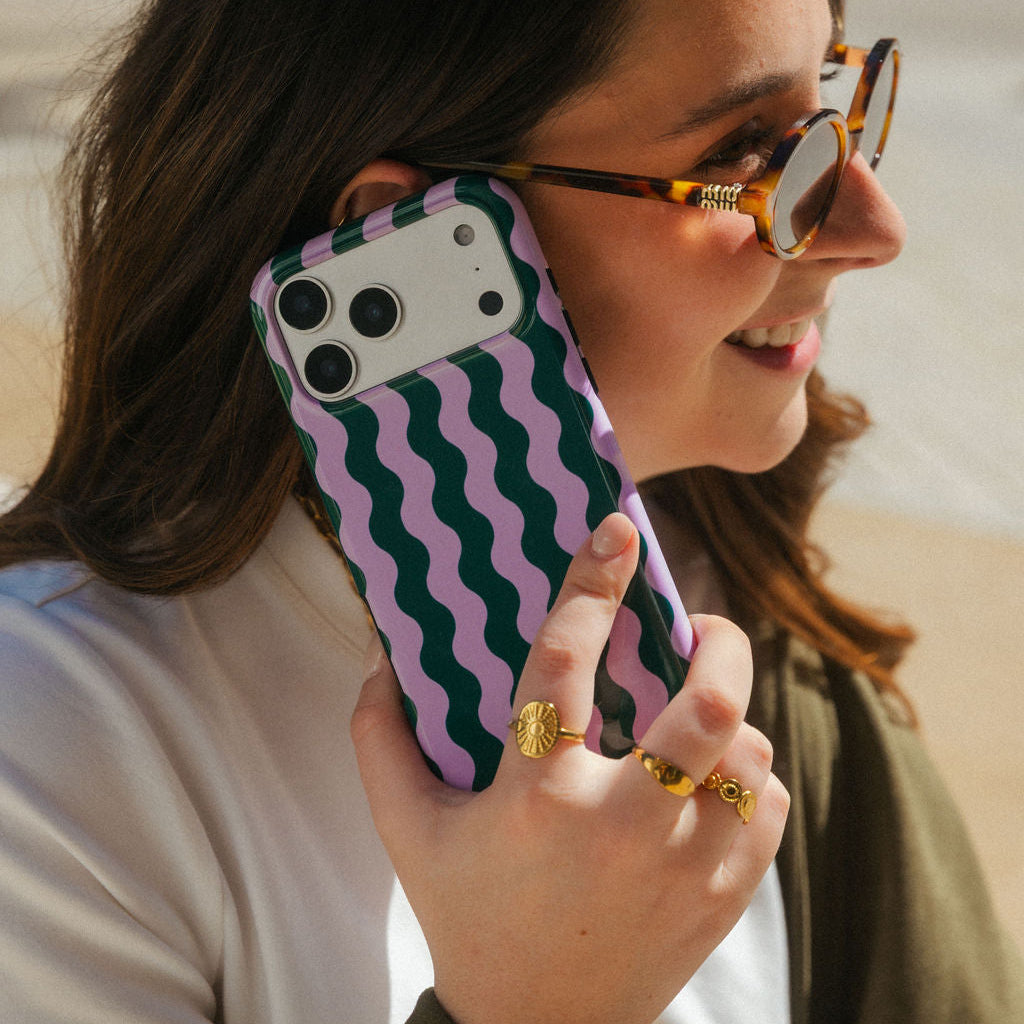 Capa iPhone Wavy Garden Premium Glossy — InstaCase Portugal